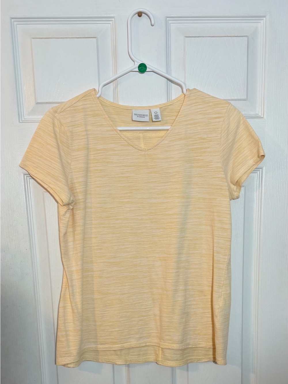 Chico's Light Yellow Cream V-Neck Short Sleeve Tee